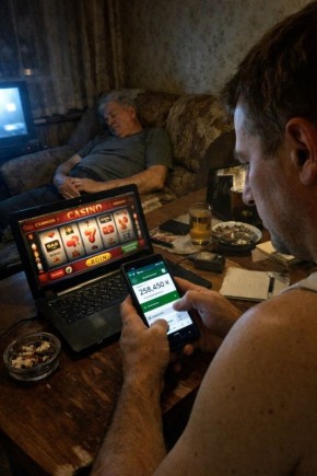 Сын украл у отца 8 миллионов рублей и спустил их в онлайн-казино