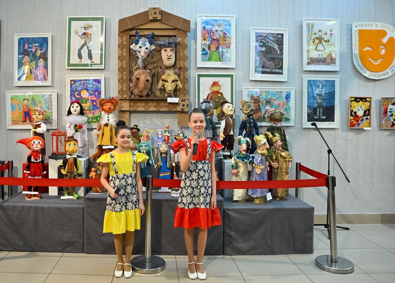 В столице Кольского Заполярья ярко отпраздновали приближающийся Международный день театра и большой юбилей — 150-летие Союза театральных деятелей России В столице Кольского Заполярья ярко отпраздновали приближающийся Международный день театра и большой юбилей — 150-летие Союза театральных деятелей России