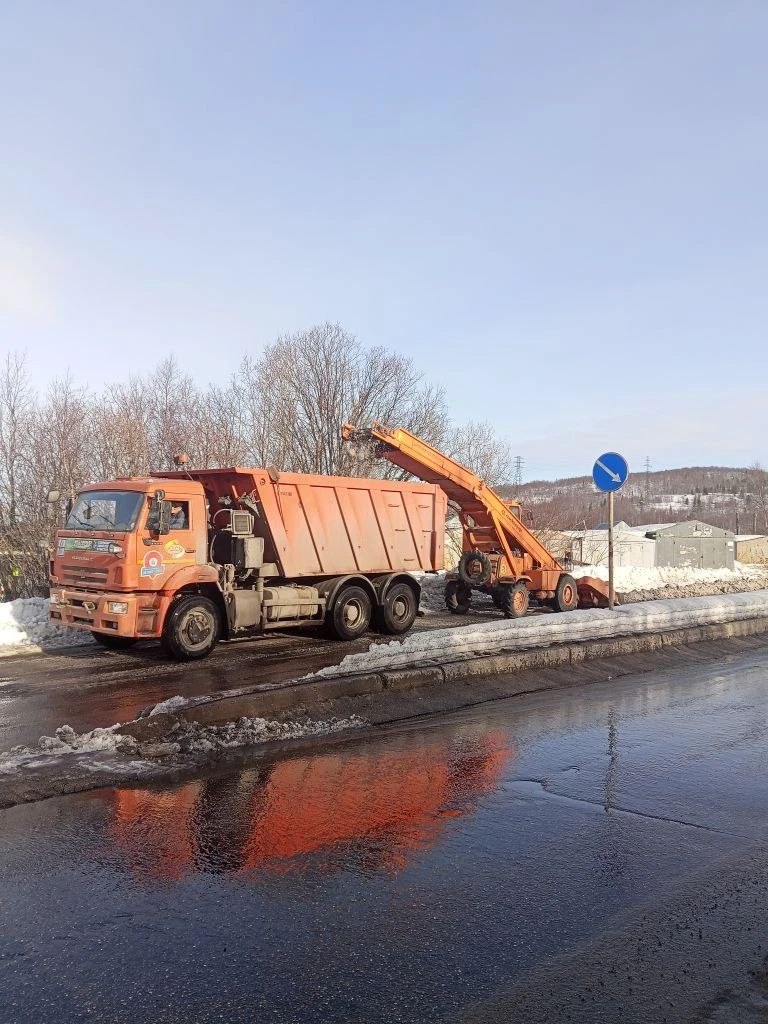 Губернатор Андрей Чибис на оперативном совещании поручил усилить контроль за содержанием территорий