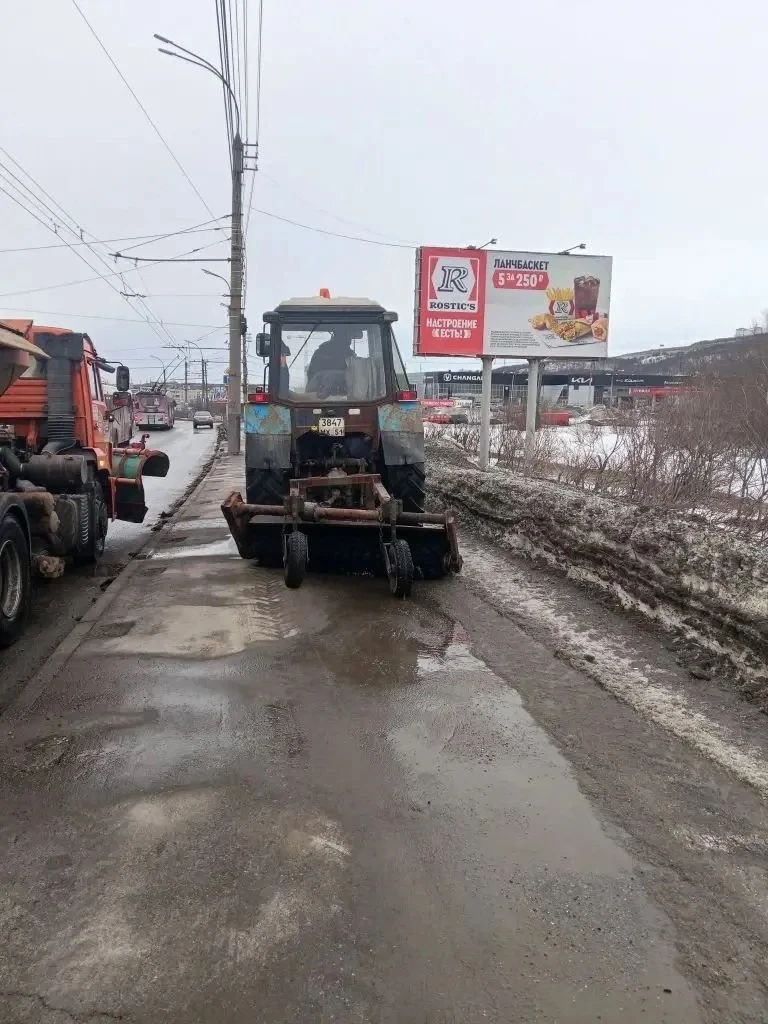 Губернатор Андрей Чибис на оперативном совещании поручил усилить контроль за содержанием территорий Губернатор Андрей Чибис на оперативном совещании поручил усилить контроль за содержанием территорий