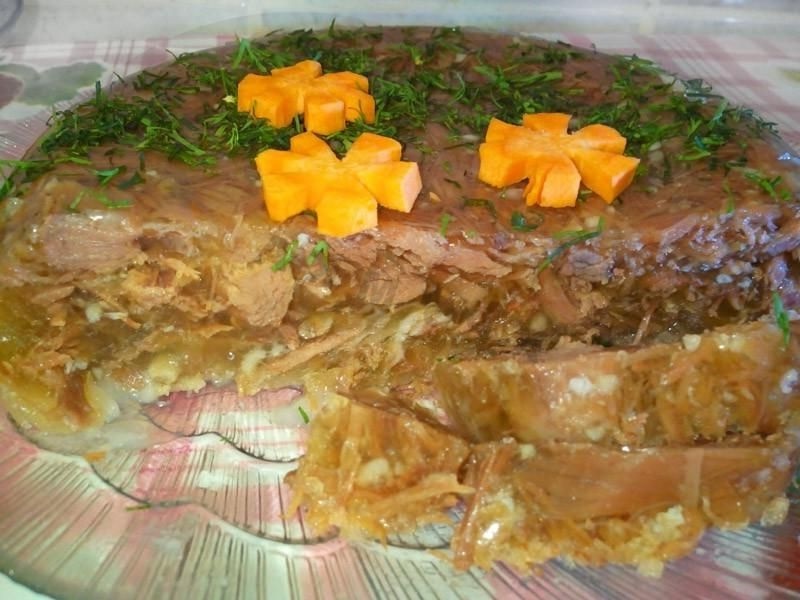 Как приготовить идеальный холодец: секреты и пошаговый рецепт