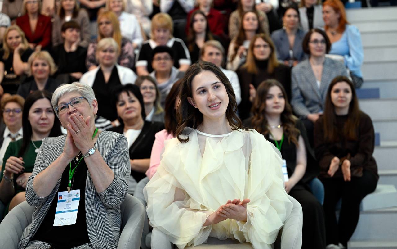 В Мурманской области подвели итоги регионального этапа конкурса «Воспитатель года» В Мурманской области подвели итоги регионального этапа конкурса «Воспитатель года»