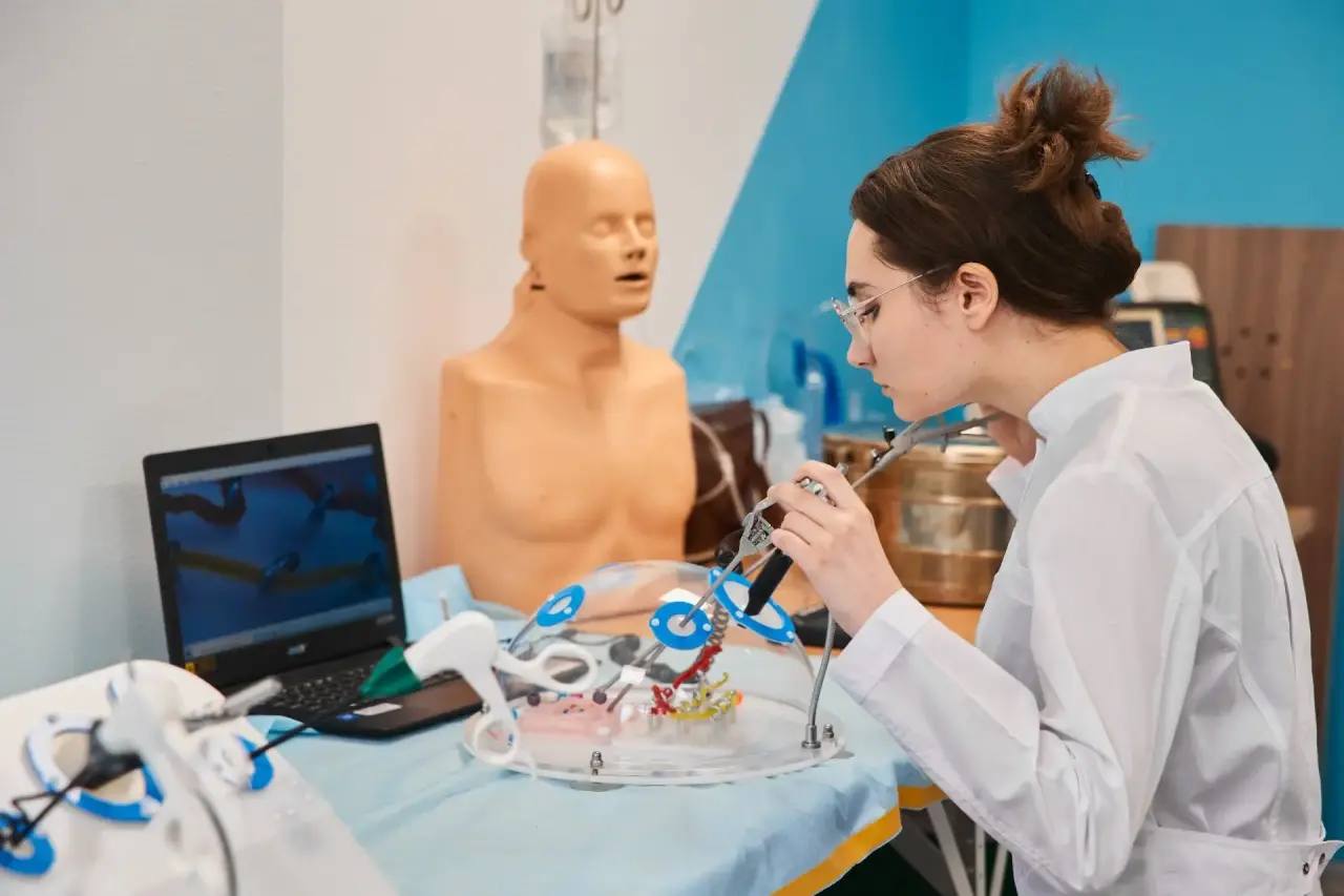 На Севере – учиться!. В 2026 году Мурманский арктический университет и 11 колледжей региона в числе лучших образовательных организаций страны по итогам Национального рейтинга трудоустройства и уровня заработной платы... На Севере – учиться!. В 2026 году Мурманский арктический университет и 11 колледжей региона в числе лучших образовательных организаций страны по итогам Национального рейтинга трудоустройства и уровня заработной платы...