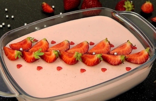 Клубничное суфле на сметане