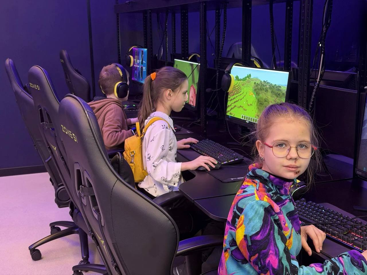 Каникулы с пользой: в Мурманске школьников знакомят с миром фиджитал-спорта Каникулы с пользой: в Мурманске школьников знакомят с миром фиджитал-спорта
