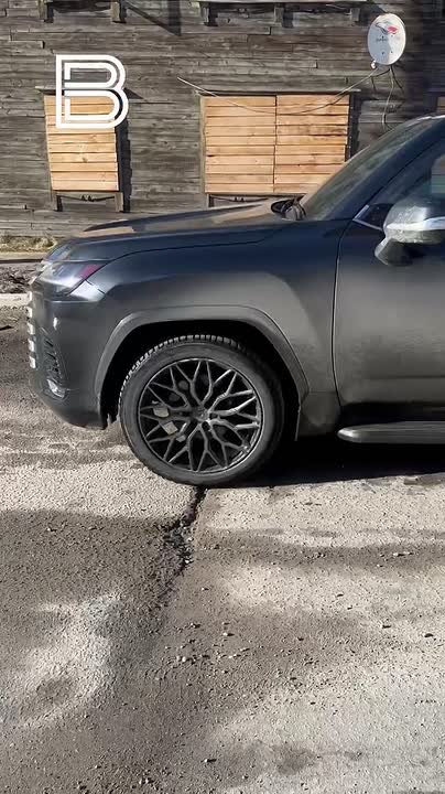 Прокатимся по городу?. О многих дорогах мурманские водители отзываются горьким вздохом или шутками