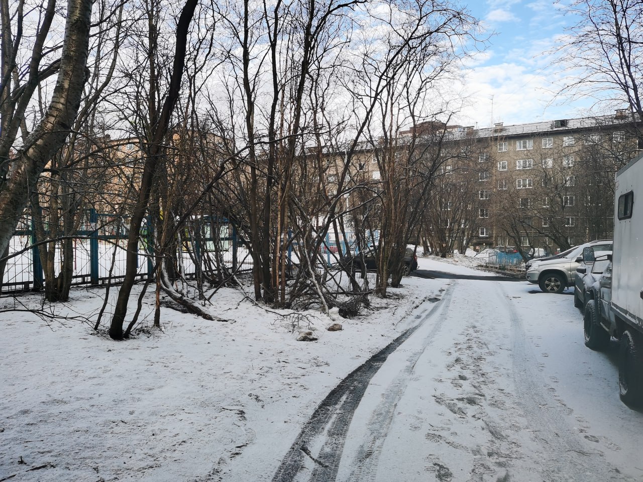 Доброе утро, Заполярье!. В Мурманск снова заглянула зима – утром северяне увидели за окнами свежий снег, который укрыл улицы Доброе утро, Заполярье!. В Мурманск снова заглянула зима – утром северяне увидели за окнами свежий снег, который укрыл улицы