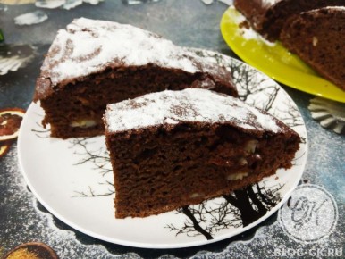 Вдохновляющий шоколадный пирог на кефире с фруктами