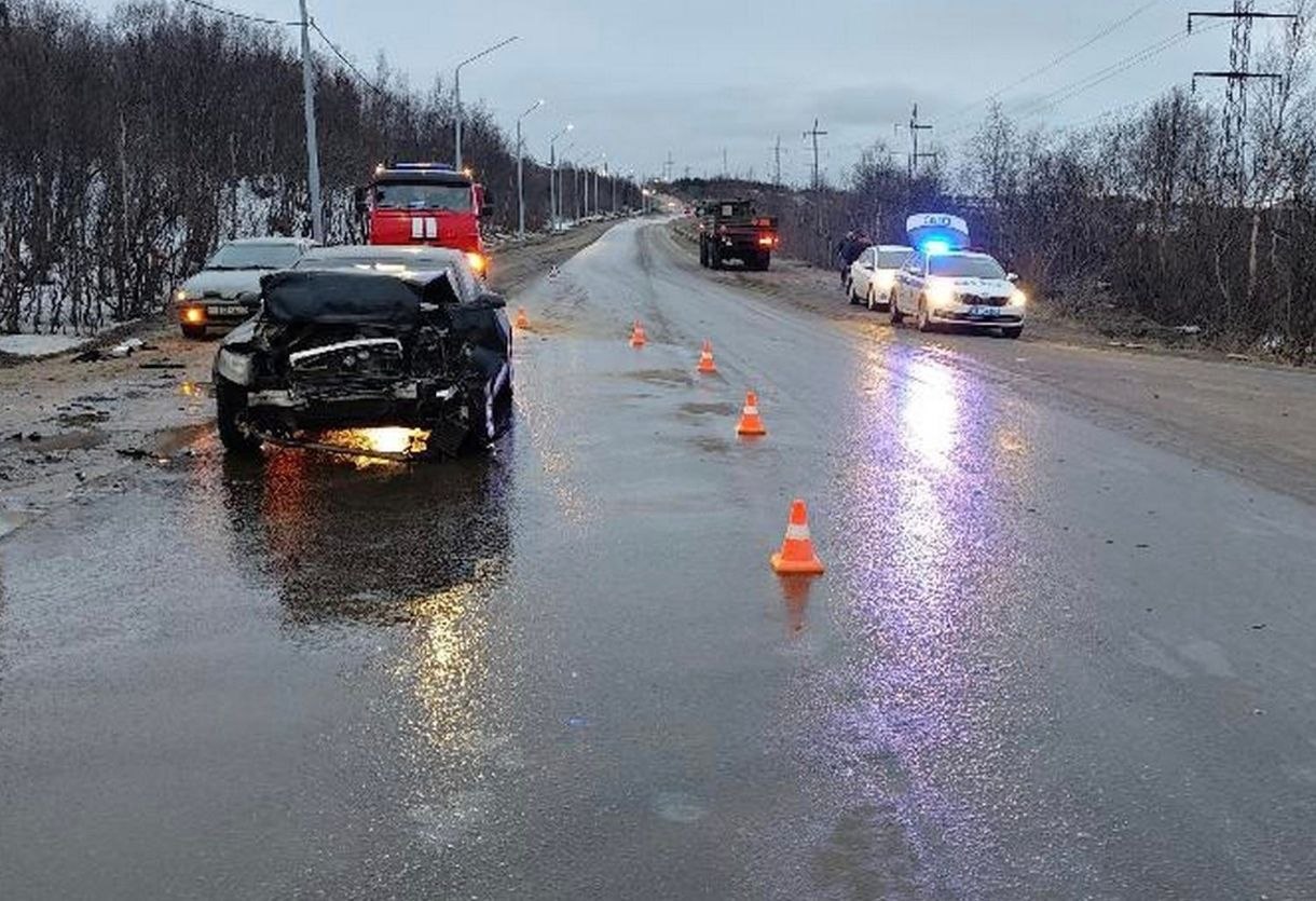 За прошедшие сутки на автодорогах Кольского Заполярья зарегистрировано три дорожно-транспортных происшествия, в результате которых четыре человека получили ранения За прошедшие сутки на автодорогах Кольского Заполярья зарегистрировано три дорожно-транспортных происшествия, в результате которых четыре человека получили ранения