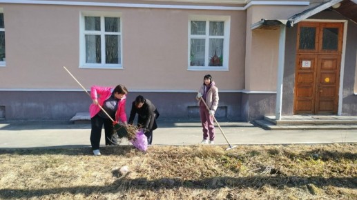 Жители Североморска вышли на большую весеннюю уборку