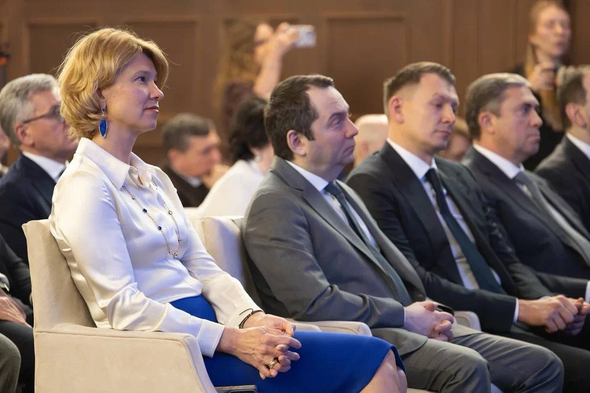 Андрей Чибис: На заседании Коллегии Росрыболовства с участием Заместителя Председателя Правительства России Дмитрия Николаевича Патрушева обсудили состояние рыбохозяйственного комплекса Мурманской области в текущих условиях Андрей Чибис: На заседании Коллегии Росрыболовства с участием Заместителя Председателя Правительства России Дмитрия Николаевича Патрушева обсудили состояние рыбохозяйственного комплекса Мурманской области в текущих условиях