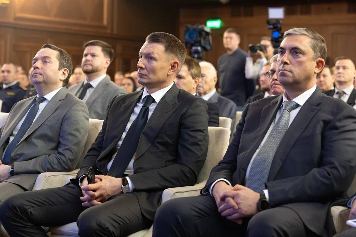 Андрей Чибис: На заседании Коллегии Росрыболовства с участием Заместителя Председателя Правительства России Дмитрия Николаевича Патрушева обсудили состояние рыбохозяйственного комплекса Мурманской области в текущих условиях Андрей Чибис: На заседании Коллегии Росрыболовства с участием Заместителя Председателя Правительства России Дмитрия Николаевича Патрушева обсудили состояние рыбохозяйственного комплекса Мурманской области в текущих условиях