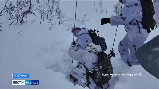 В Хибинах росгвардейцы спасали условно пострадавшего туриста