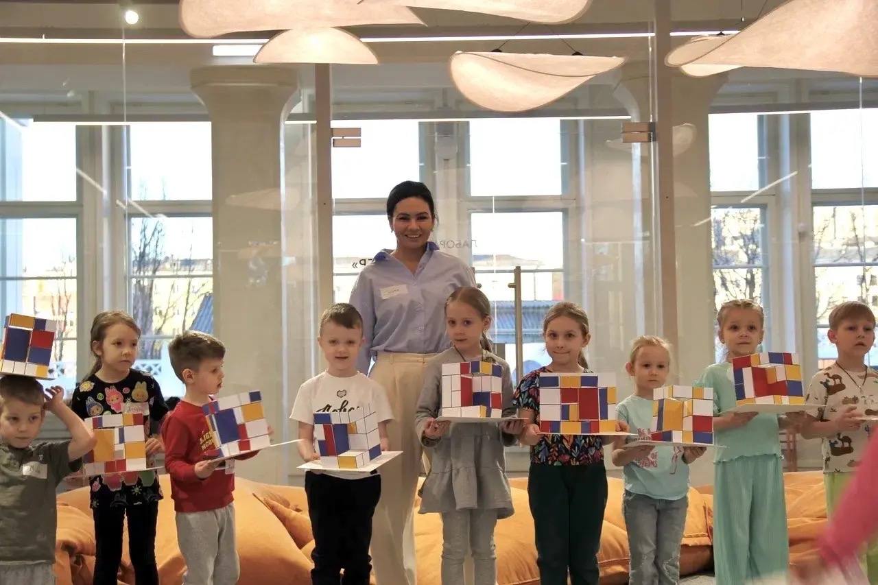 Череда образовательных программ для самых юных архитекторов продолжается Череда образовательных программ для самых юных архитекторов продолжается