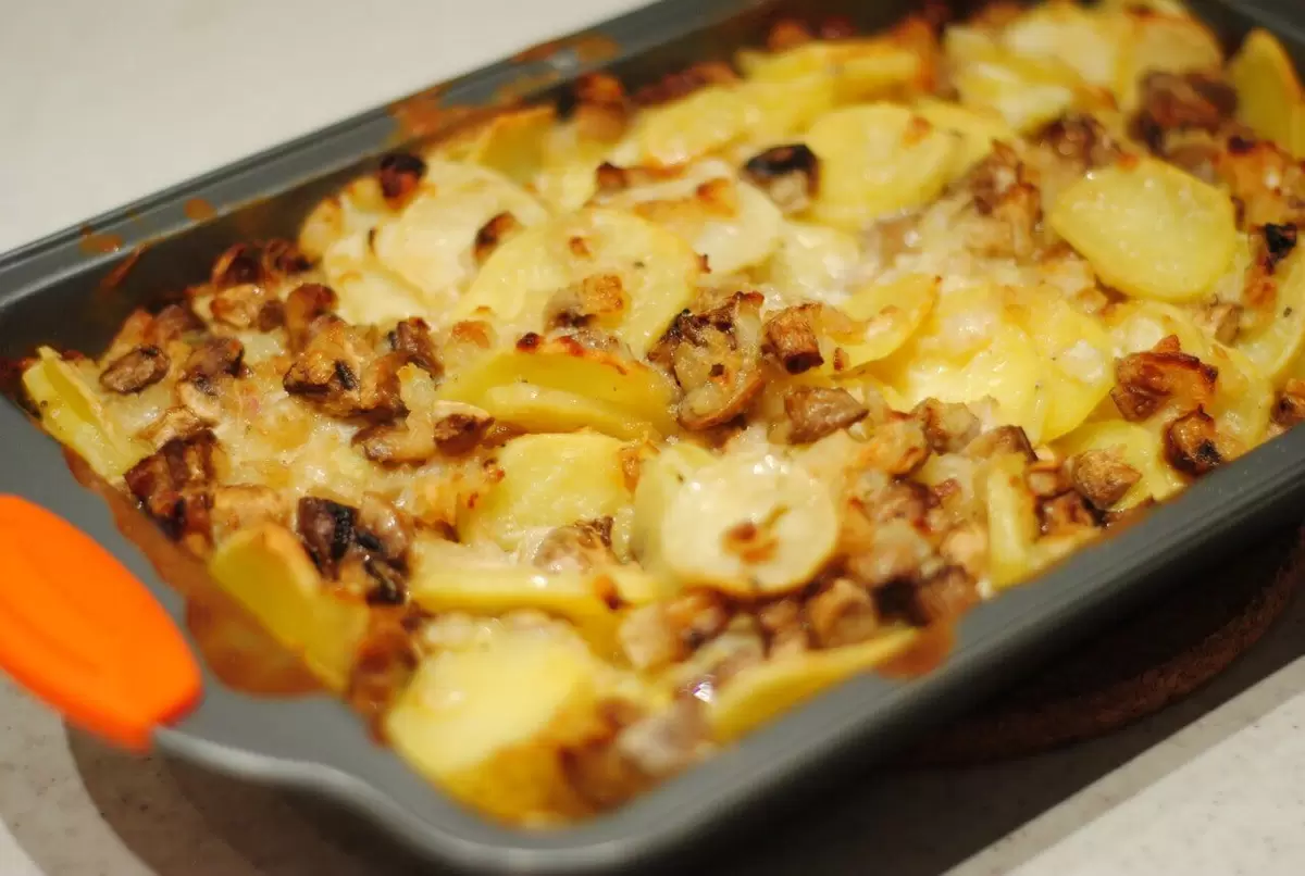 Сочетаем вкус и пользу: запеченная картошка с грибами — кулинарное вдохновение