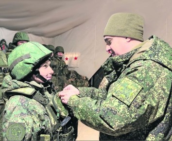 За мужем вслед. Супружеская пара добровольцев уверенно действует на специальной военной операции Наряду с новыми способами ведения боевых действий, модернизированными вооружением, военной техникой, снаряжением и экипировкой...