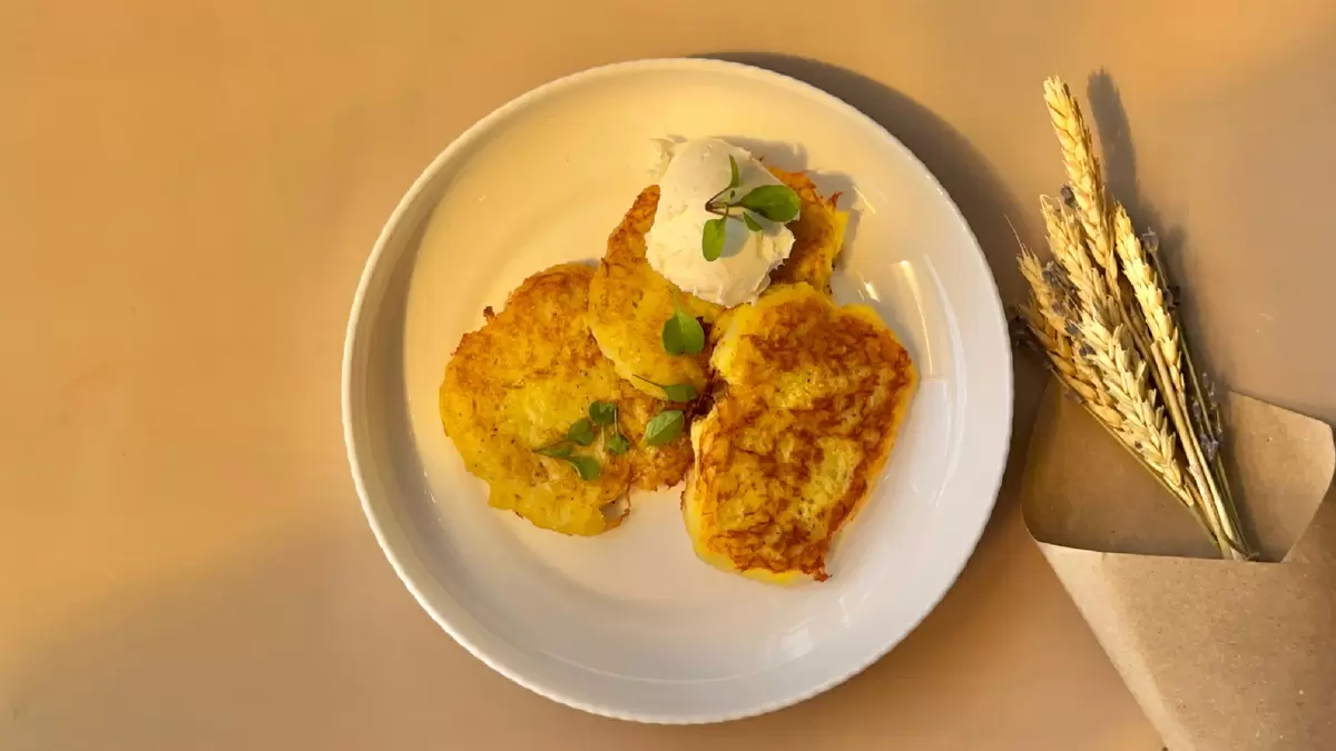 Как приготовить идеальные хрустящие драники: секреты от опытных хозяйок