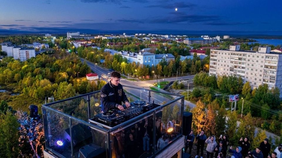 � ����������� ������� ����� � ������ �������