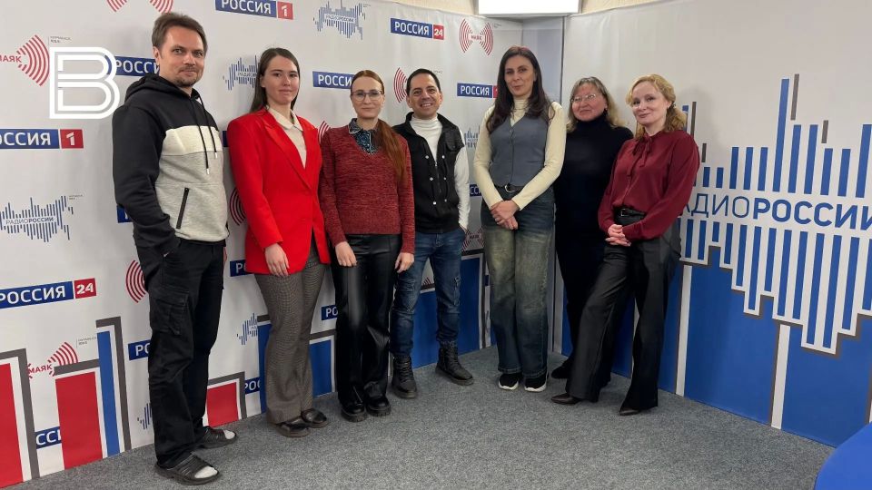 День Радио отмечают в России