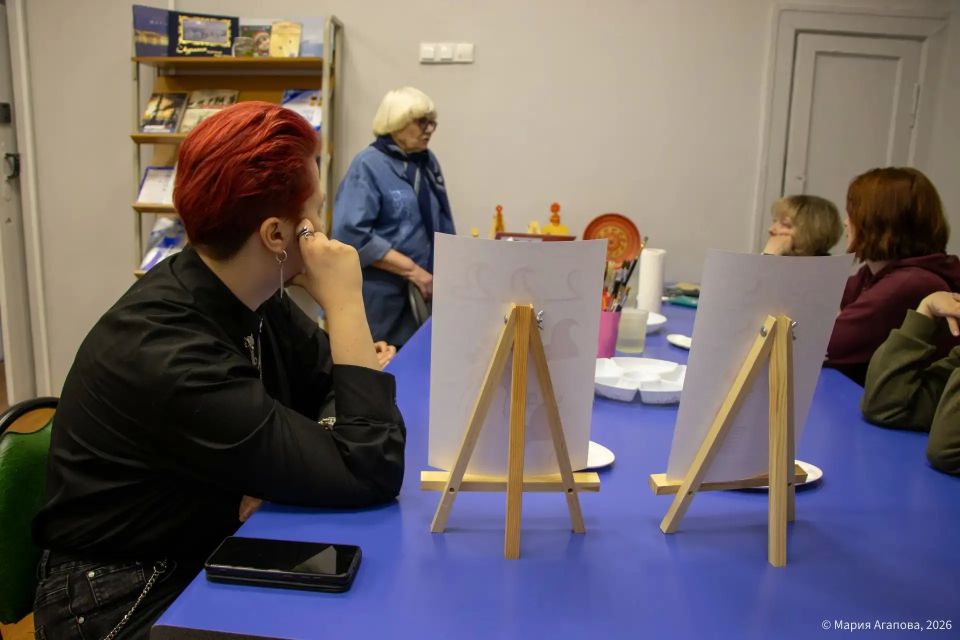 Мурманчане приняли участие во встрече с заслуженным художником России в рамках «Ночи музеев» Мурманчане приняли участие во встрече с заслуженным художником России в рамках «Ночи музеев»