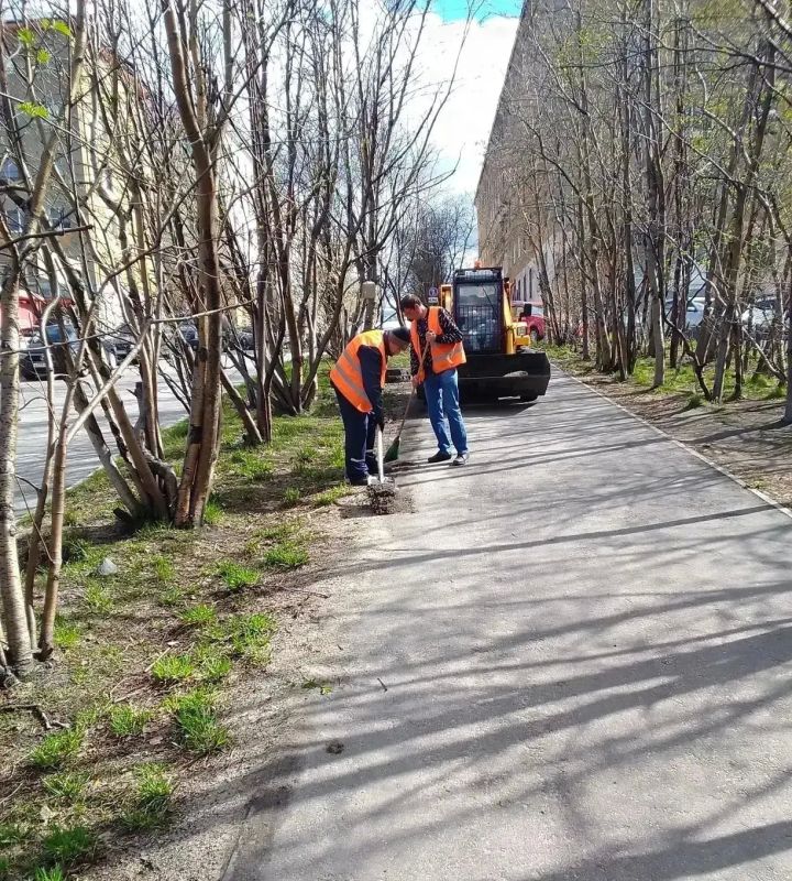 Погода в городе-герое, как всегда, непредсказуема: то солнце, то дождь, то порывистый ветер Погода в городе-герое, как всегда, непредсказуема: то солнце, то дождь, то порывистый ветер