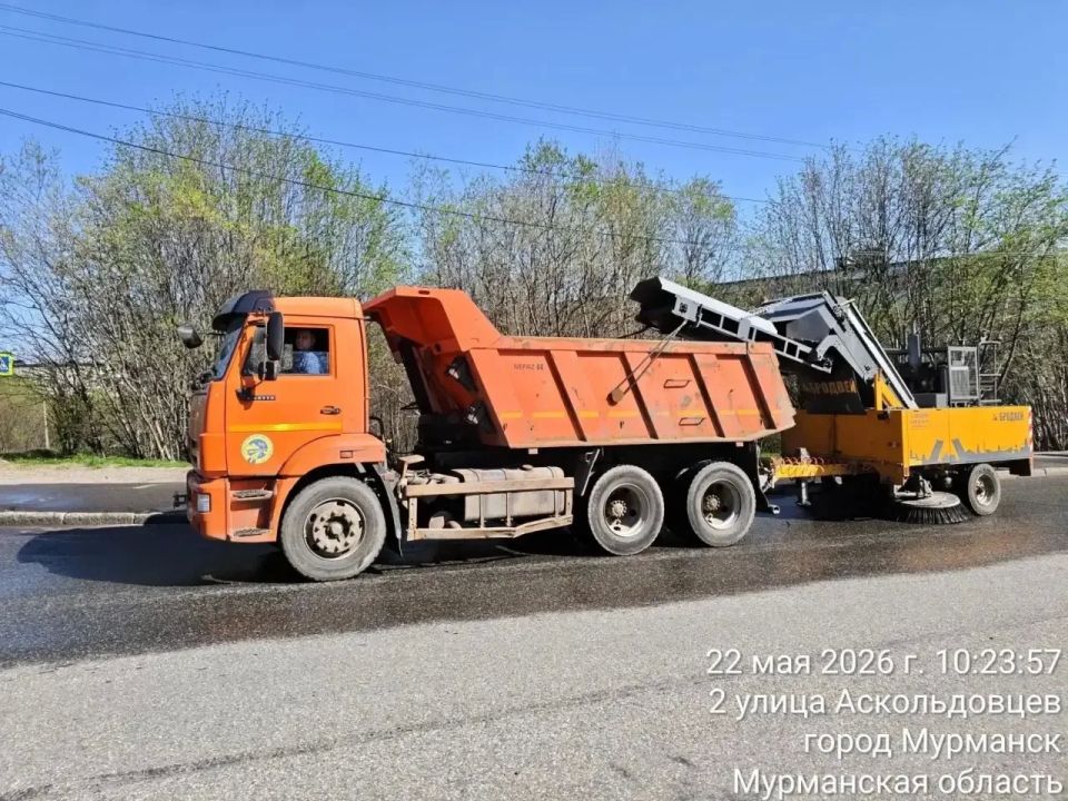 Управление дорожного хозяйства продолжает ежедневную уборку Управление дорожного хозяйства продолжает ежедневную уборку