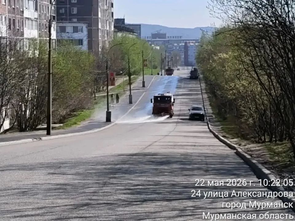 Управление дорожного хозяйства продолжает ежедневную уборку Управление дорожного хозяйства продолжает ежедневную уборку