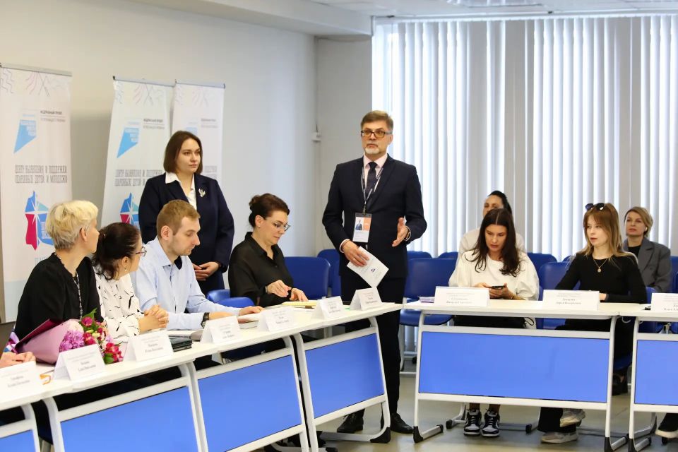 В Центре образования «Лапландия» обсудили будущее системы работы с одаренными детьми в регионе В Центре образования «Лапландия» обсудили будущее системы работы с одаренными детьми в регионе