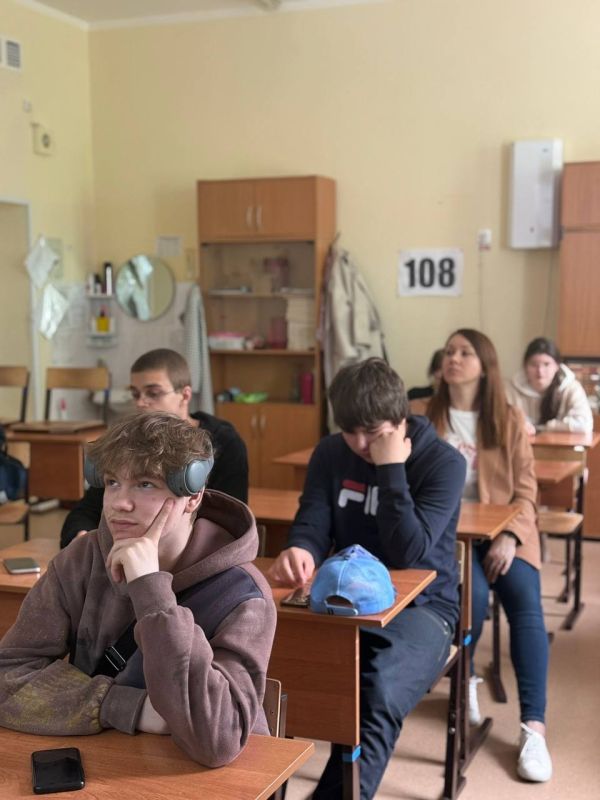 На территории Мурманской области проходят массовые мероприятия, направленные на снижение детского дорожно-транспортного травматизма, а также на повышение уровня осведомленности и активную профилактику нарушений правил... На территории Мурманской области проходят массовые мероприятия, направленные на снижение детского дорожно-транспортного травматизма, а также на повышение уровня осведомленности и активную профилактику нарушений правил...