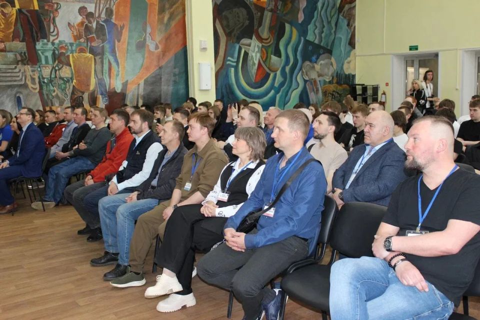 Искры мастерства: в Мурманской области определили лучшего сварщика года! Им стал работник АО «Олкон» Анатолий Стеценко! 22 мая завершился региональный этап Всероссийского конкурса профессионального мастерства «Лучший по... Искры мастерства: в Мурманской области определили лучшего сварщика года! Им стал работник АО «Олкон» Анатолий Стеценко! 22 мая завершился региональный этап Всероссийского конкурса профессионального мастерства «Лучший по...
