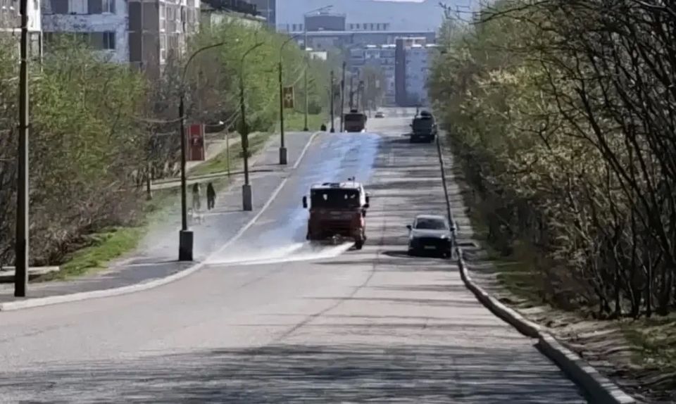 Уборка улиц Мурманска не останавливается в выходные Уборка улиц Мурманска не останавливается в выходные
