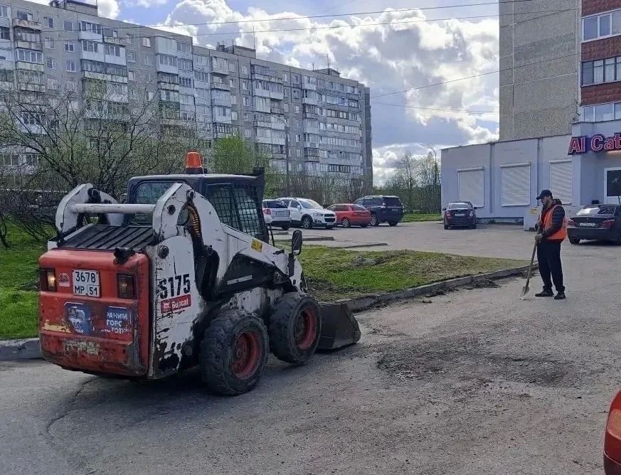 Уборка улиц Мурманска не останавливается в выходные Уборка улиц Мурманска не останавливается в выходные