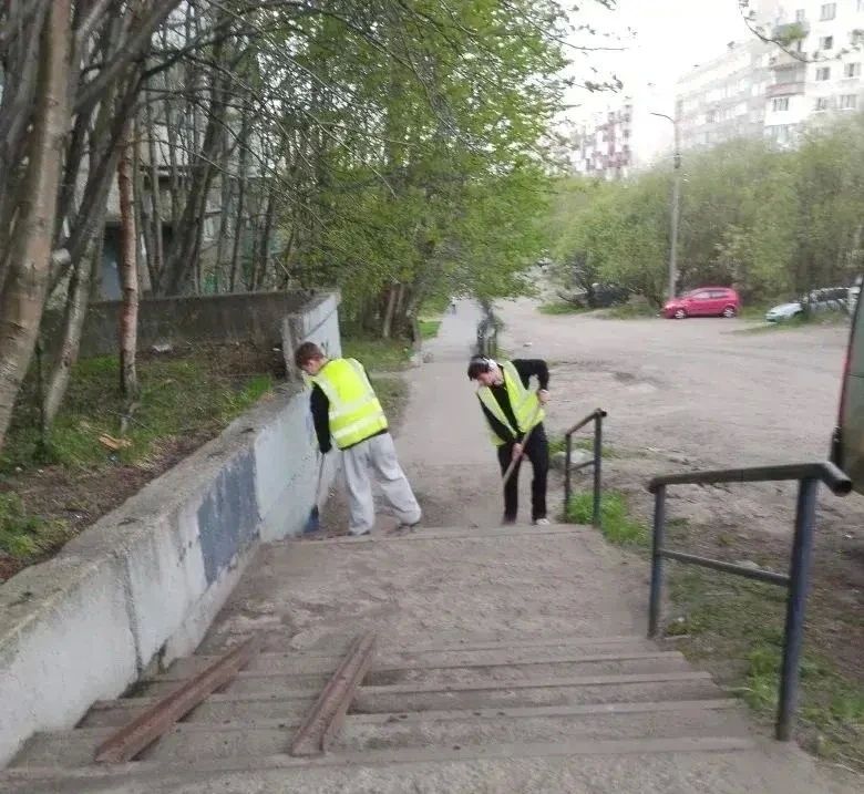 Уборка улиц Мурманска не останавливается в выходные Уборка улиц Мурманска не останавливается в выходные