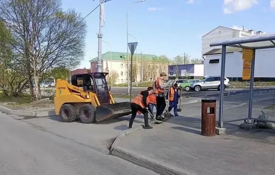 Сегодня на оперативном совещании в правительстве Мурманской области представил доклад о ходе весенней уборки города-героя Сегодня на оперативном совещании в правительстве Мурманской области представил доклад о ходе весенней уборки города-героя