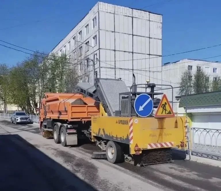Сегодня на оперативном совещании в правительстве Мурманской области представил доклад о ходе весенней уборки города-героя Сегодня на оперативном совещании в правительстве Мурманской области представил доклад о ходе весенней уборки города-героя