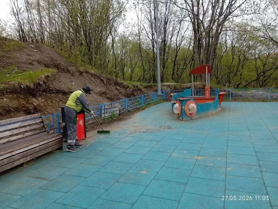 Жизнь в Мурманске не останавливается, и управление дорожного хозяйства работает наравне с ней — без выходных и перерывов Жизнь в Мурманске не останавливается, и управление дорожного хозяйства работает наравне с ней — без выходных и перерывов