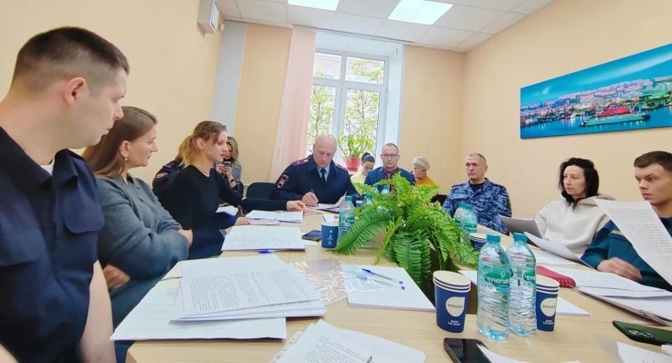 Руководитель Гострудинспекции в Мурманской области Юрий Дмитриев принял участие в заседании межведомственной комиссии по организации отдыха, оздоровления и занятости детей и подростков молодежи города Мурманска Руководитель Гострудинспекции в Мурманской области Юрий Дмитриев принял участие в заседании межведомственной комиссии по организации отдыха, оздоровления и занятости детей и подростков молодежи города Мурманска