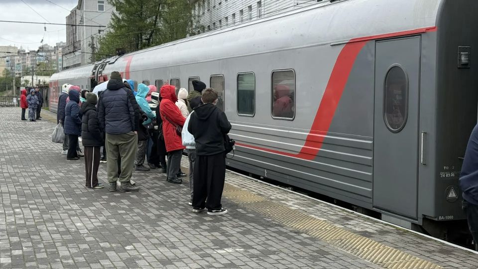 Первая смена школьников Мурманской области отправилась на летний отдых в Геленджик по федеральной программе «Дети Арктики» Первая смена школьников Мурманской области отправилась на летний отдых в Геленджик по федеральной программе «Дети Арктики»