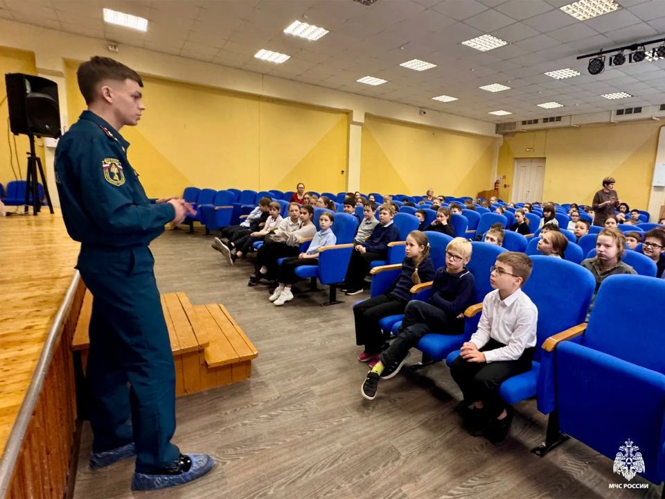 Безопасность - дело общее. С наступлением пожароопасного периода работа по предупреждению возгораний становится приоритетной задачей для экстренного ведомства Безопасность - дело общее. С наступлением пожароопасного периода работа по предупреждению возгораний становится приоритетной задачей для экстренного ведомства