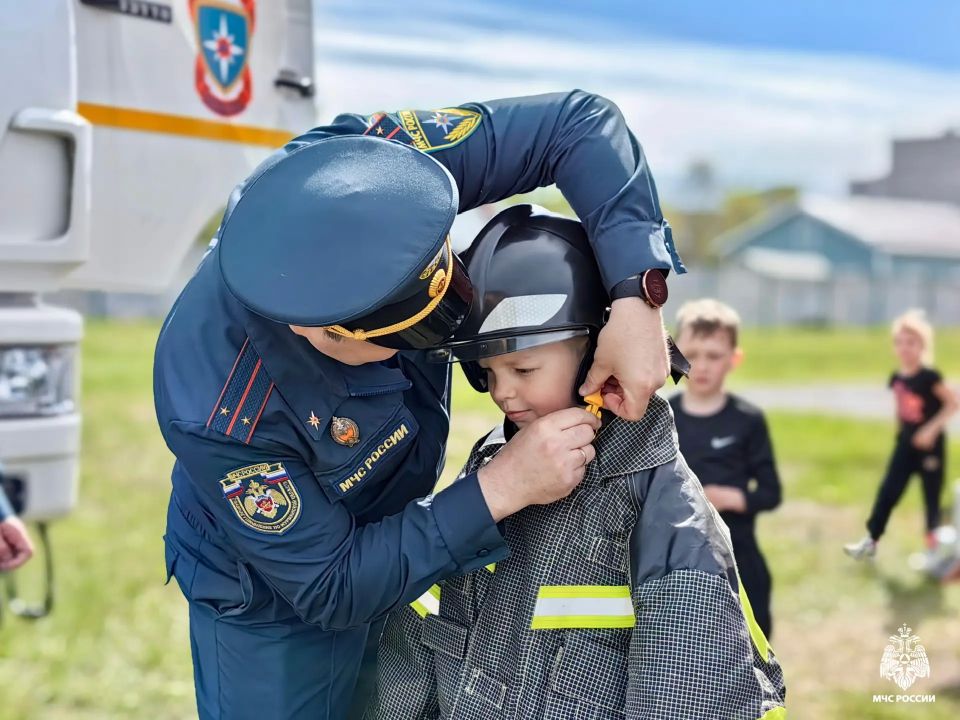 Память, спорт и безопасность: в Ловозере прошёл масштабный турнир с участием #МЧСМурманск Память, спорт и безопасность: в Ловозере прошёл масштабный турнир с участием #МЧСМурманск