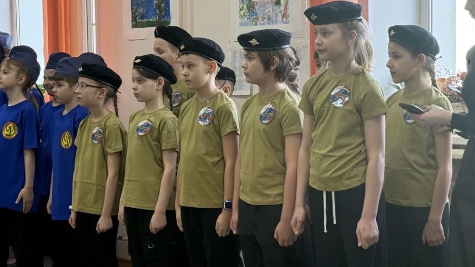 Военные следователи Северного флота выступили в роли экспертов на муниципальном этапе игры «Зарничка 2.0» Военные следователи Северного флота выступили в роли экспертов на муниципальном этапе игры «Зарничка 2.0»