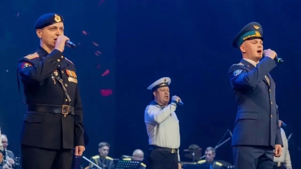 Ансамбль песни и пляски Северного флота взял приз зрительских симпатий на фестивале "Аванпост" Ансамбль песни и пляски Северного флота взял приз зрительских симпатий на фестивале "Аванпост"