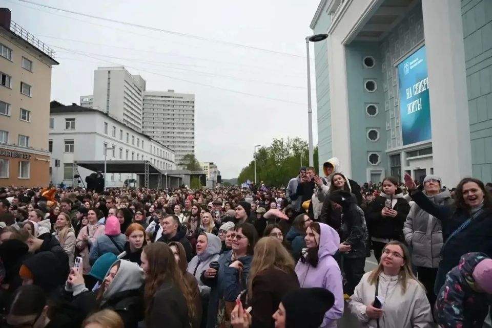 В субботу центр Мурманска стал площадкой празднования Дня Мурманской области В субботу центр Мурманска стал площадкой празднования Дня Мурманской области