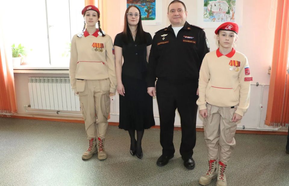 Военные следователи Северного флота выступили в роли экспертов на муниципальном этапе игры «Зарничка 2.0» Военные следователи Северного флота выступили в роли экспертов на муниципальном этапе игры «Зарничка 2.0»