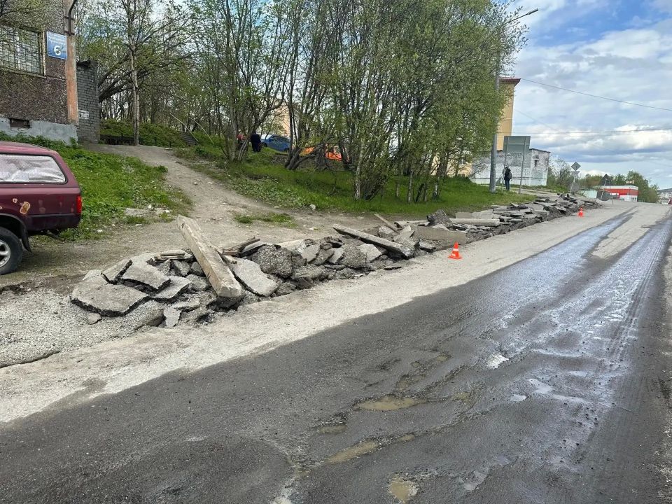 В Мурманске стартовал ремонт ещё одного участка дороги в рамках народной программы «На Севере — жить»: проезды по улицам Чумбарова-Лучинского и Ивана Халатина В Мурманске стартовал ремонт ещё одного участка дороги в рамках народной программы «На Севере — жить»: проезды по улицам Чумбарова-Лучинского и Ивана Халатина