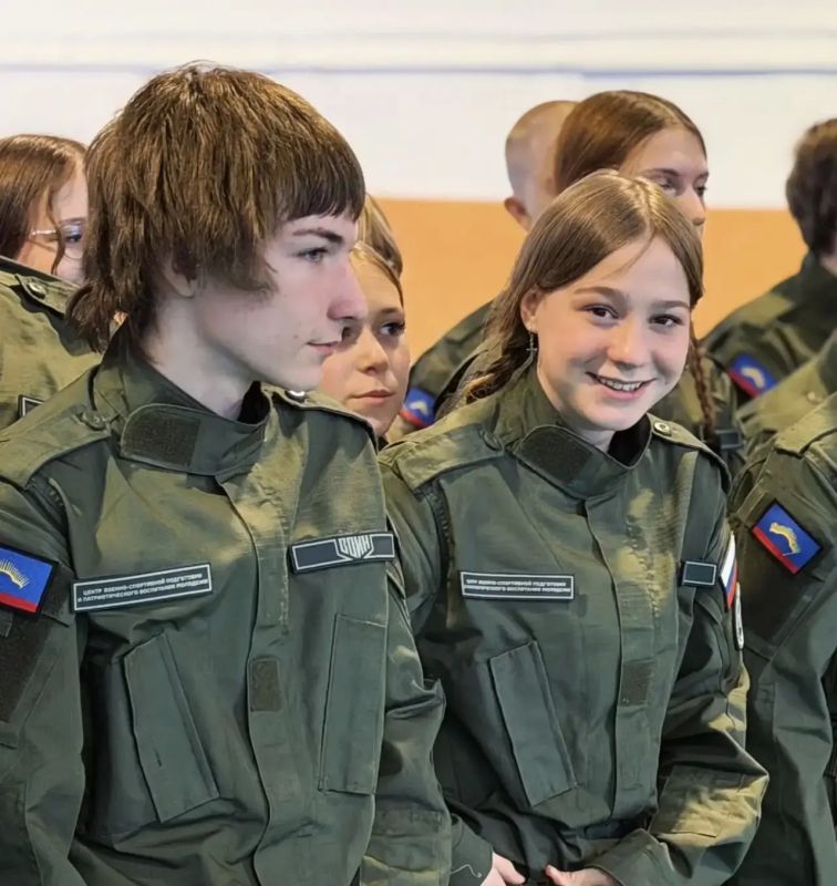 В гражданско-патриотическом Центре «На Севере — Жить!» состоялось торжественное открытие второй летней смены Центра «Воин» «Время юных героев» В гражданско-патриотическом Центре «На Севере — Жить!» состоялось торжественное открытие второй летней смены Центра «Воин» «Время юных героев»