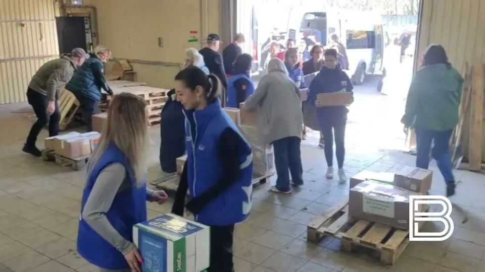 Северяне передали партию гуманитарной помощи в зону СВО Северяне передали партию гуманитарной помощи в зону СВО