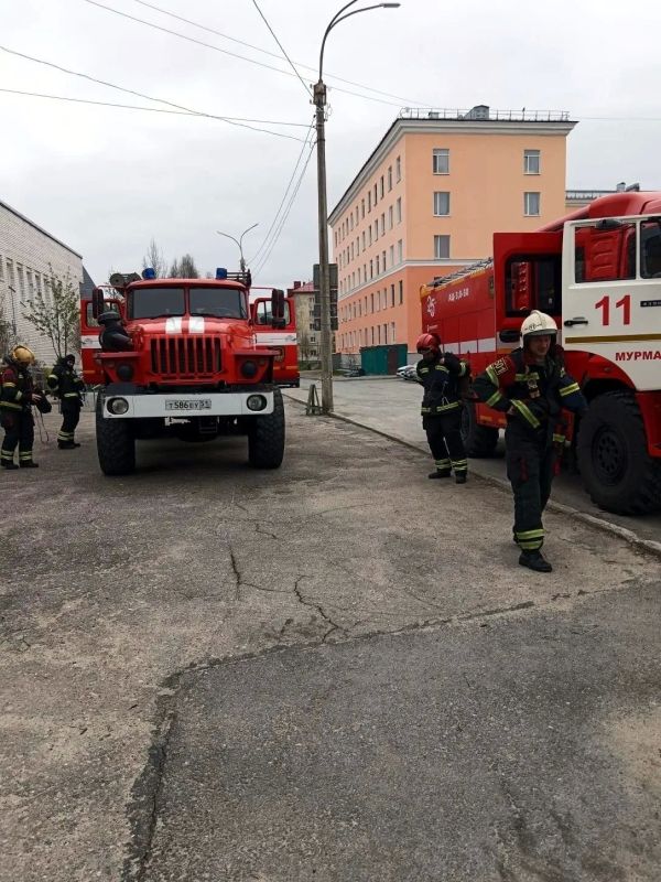 С личным составом 11 и 12 пожарных частей Мурманского филиала ГПС Управления по ГОЧС и ПБ Мурманской области проведены пожарно-тактические занятия и занятия по оперативно-тактическому изучению района выезда С личным составом 11 и 12 пожарных частей Мурманского филиала ГПС Управления по ГОЧС и ПБ Мурманской области проведены пожарно-тактические занятия и занятия по оперативно-тактическому изучению района выезда