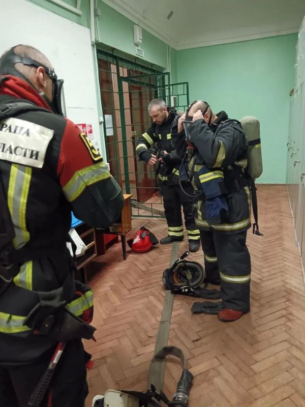 С личным составом 11 и 12 пожарных частей Мурманского филиала ГПС Управления по ГОЧС и ПБ Мурманской области проведены пожарно-тактические занятия и занятия по оперативно-тактическому изучению района выезда С личным составом 11 и 12 пожарных частей Мурманского филиала ГПС Управления по ГОЧС и ПБ Мурманской области проведены пожарно-тактические занятия и занятия по оперативно-тактическому изучению района выезда