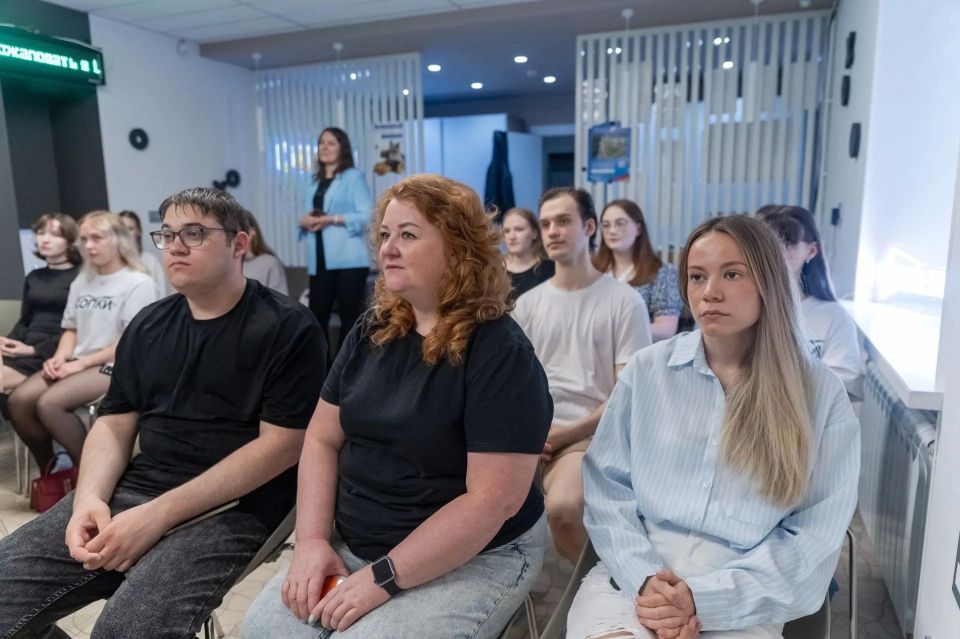 пространстве «СОПКИ» на базе Центра профессионального развития молодежи МАУ МП «Молодежь51» состоялось торжественное подведение итогов конкурса профессионального мастерства «Первые шаги: будущие специалисты по работе с... пространстве «СОПКИ» на базе Центра профессионального развития молодежи МАУ МП «Молодежь51» состоялось торжественное подведение итогов конкурса профессионального мастерства «Первые шаги: будущие специалисты по работе с...